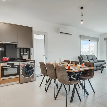 Вилла In Style In Modern 3 Bedroom Near Nissi & Square