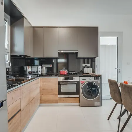 Вилла In Style In Modern 3 Bedroom Near Nissi & Square *