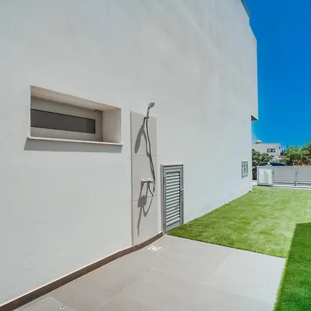 In Style In Modern 3 Bedroom Near Nissi & Square Айя-Напа