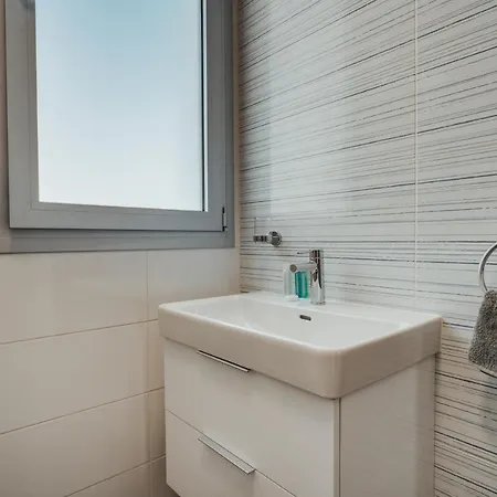 In Style In Modern 3 Bedroom Near Nissi & Square Айя-Напа