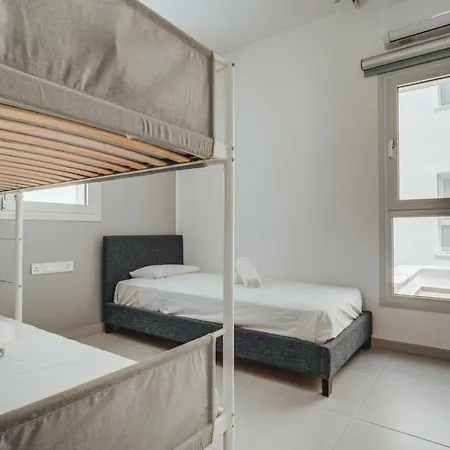 In Style In Modern 3 Bedroom Near Nissi & Square Вилла *