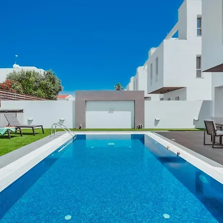 In Style In Modern 3 Bedroom Near Nissi & Square * Ayia Napa