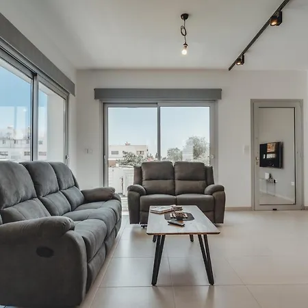 In Style In Modern 3 Bedroom Near Nissi & Square Vila *
